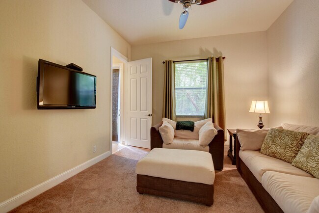 Building Photo - 3424 Collonade Dr