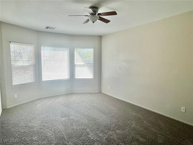 Building Photo - 2747 Lochleven Way