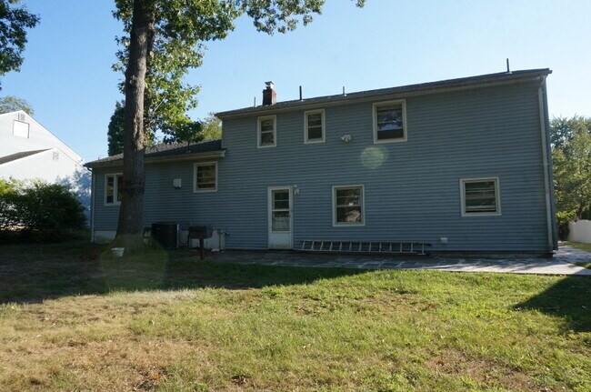 Building Photo - 28 Belmont Dr