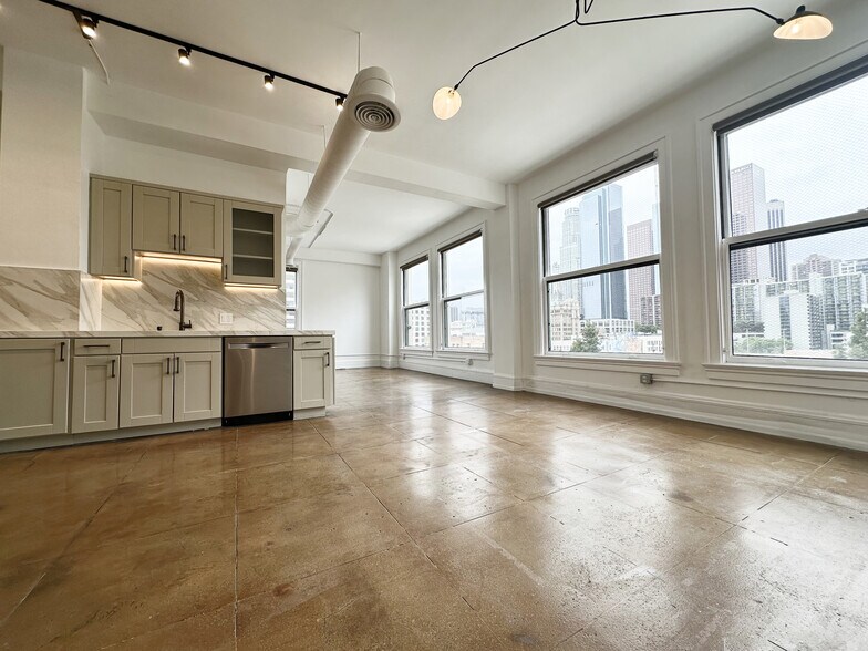 Primary Photo - 108 W 2nd St