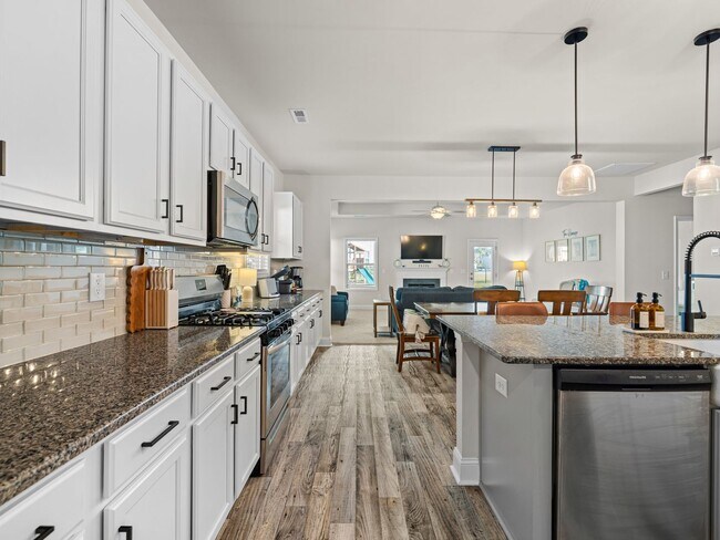 Building Photo - Mimosa Bay Beauty