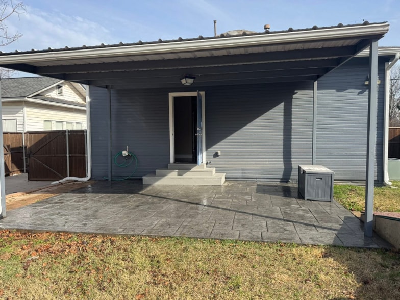 Building Photo - 1305 Florence St