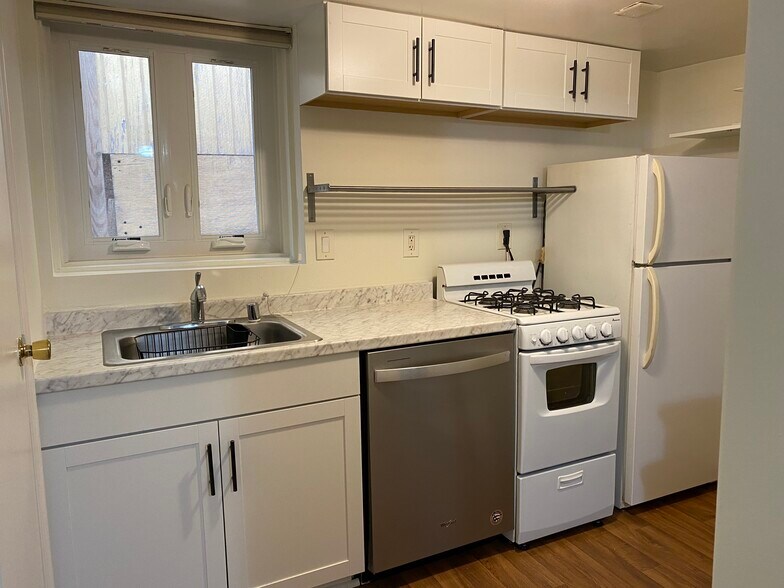 kitchen - 2407 37th St NW