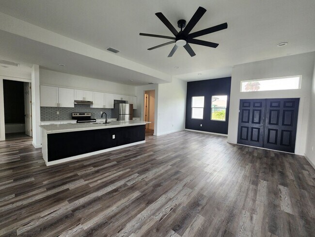 Building Photo - 905 NW 1st St