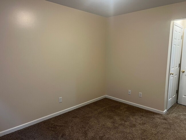 Building Photo - 1537 Stonefield Dr