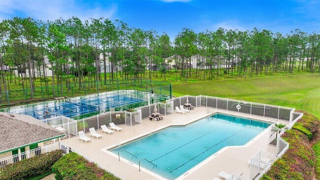 Building Photo - 215 Gleneagles Dr