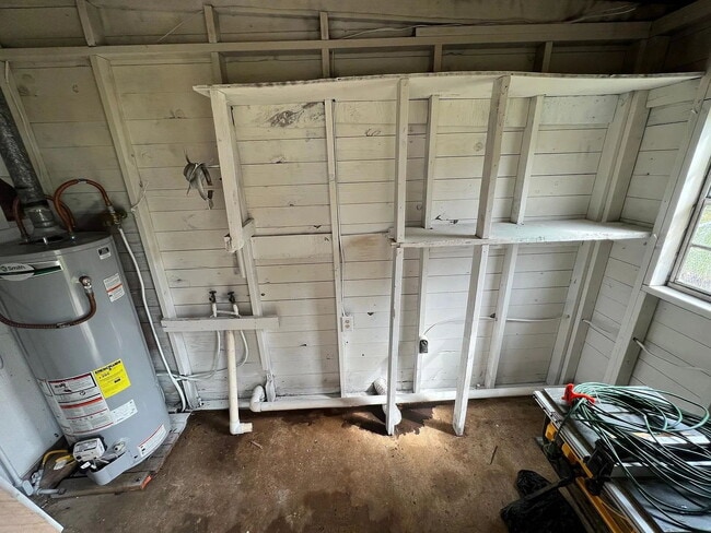 Building Photo - 142 Mimosa Pl