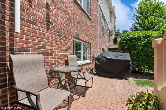 Building Photo - 2814 Henley Ln