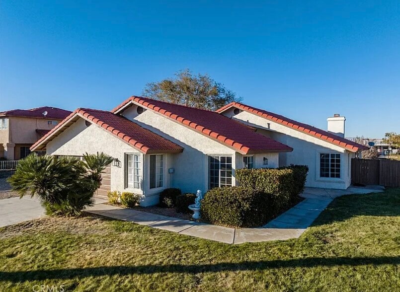 Building Photo - 17612 El Cajon Dr