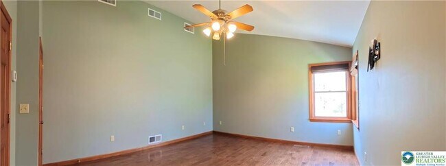Building Photo - 5709 Fox Ln