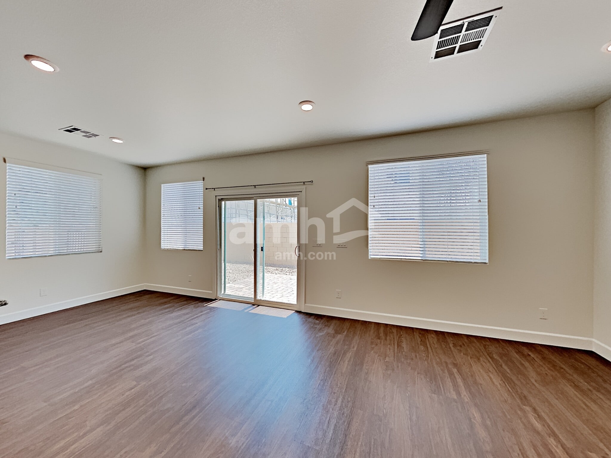 Building Photo - 1805 Macchia Ave