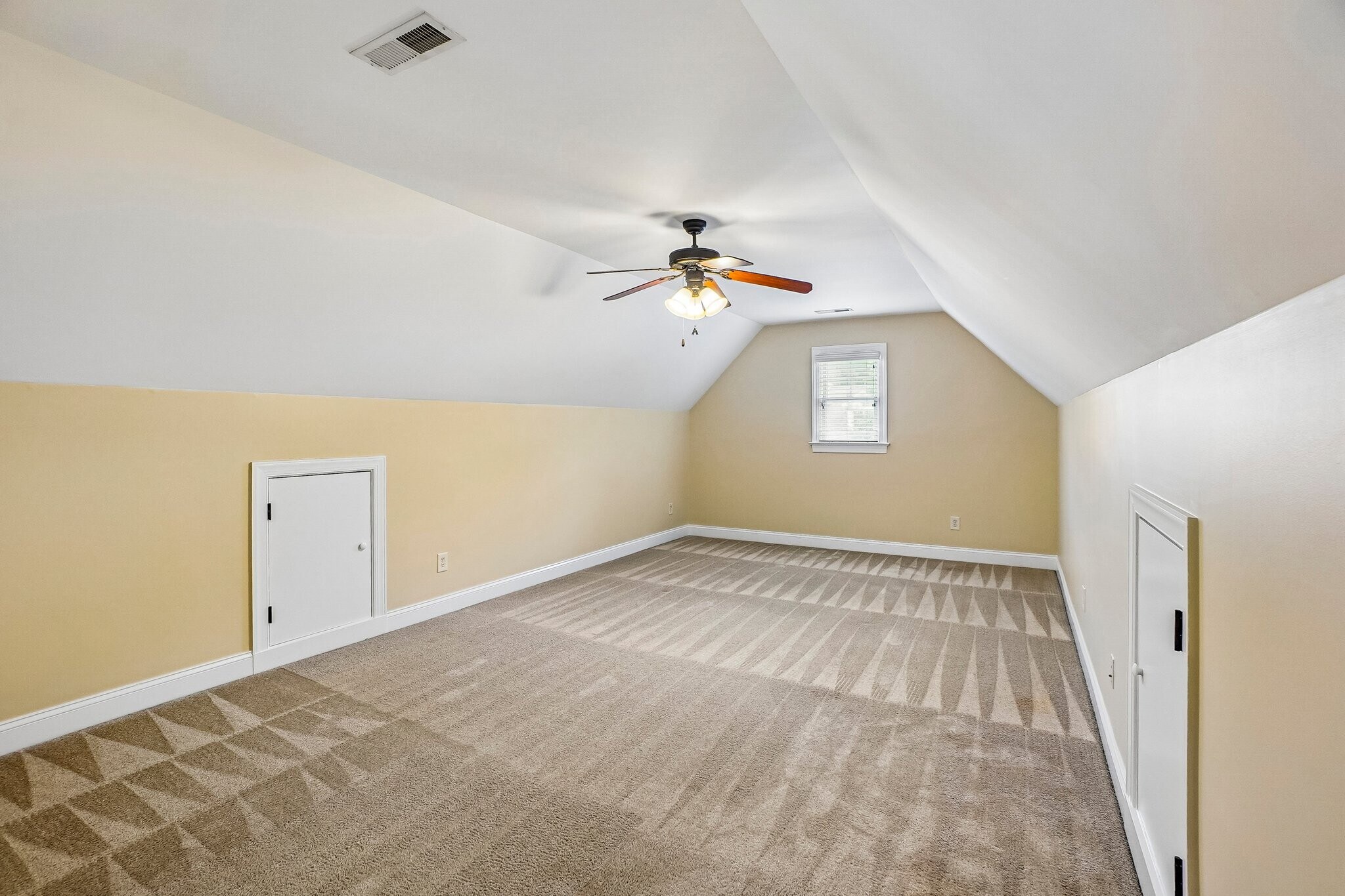 Building Photo - 1025 Princeton View Ln