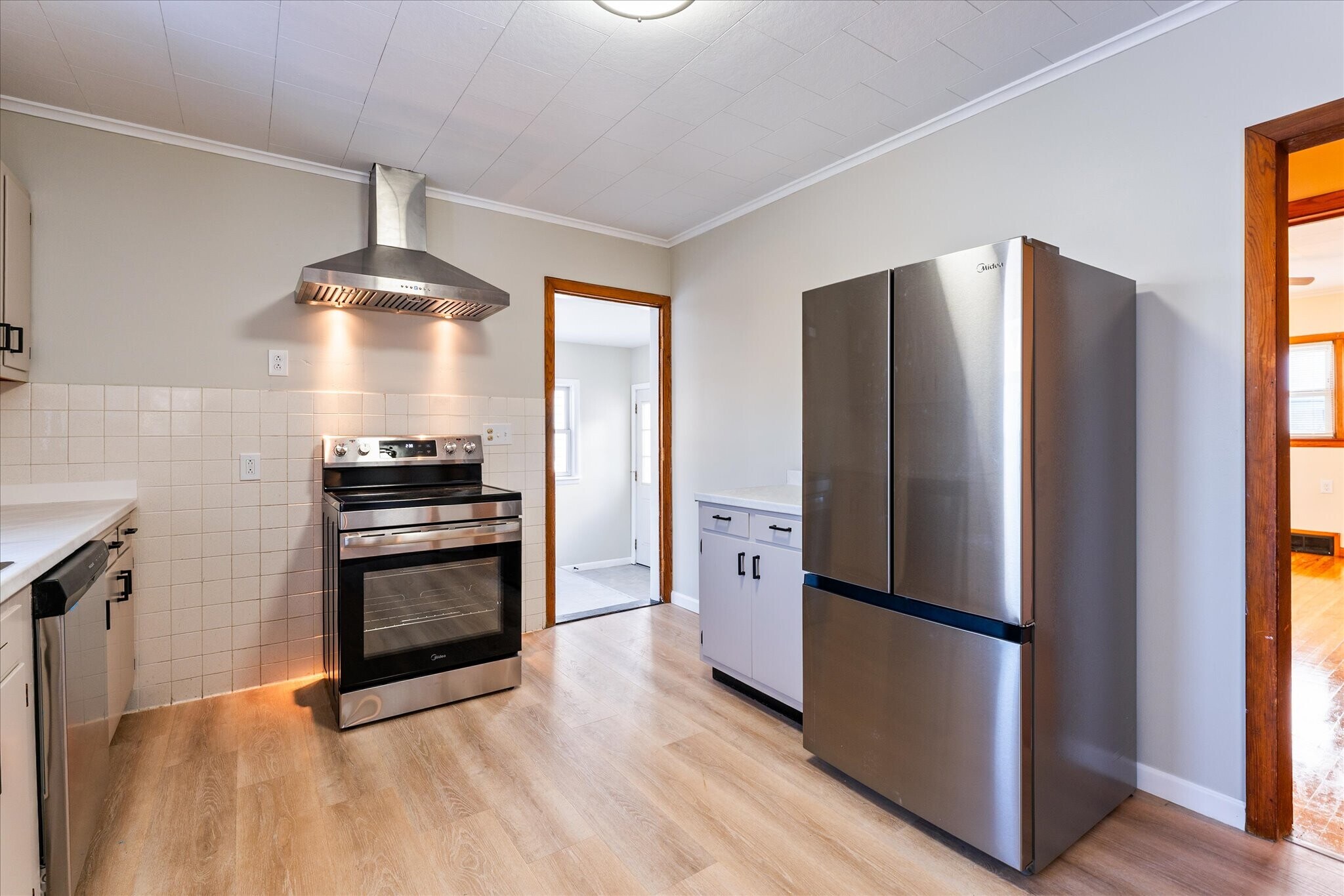 Building Photo - 32 Deland Park B