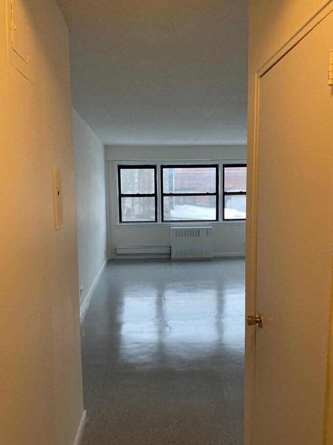 Building Photo - 109-15 37th Ave