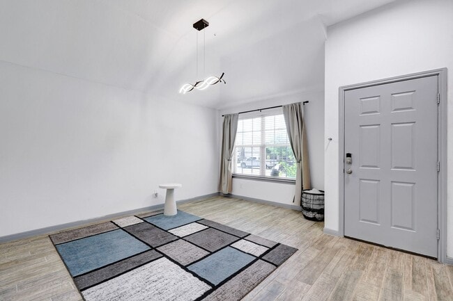 Building Photo - ***APPLICATION CURRENTLY UNDER REVIEW***Ga...