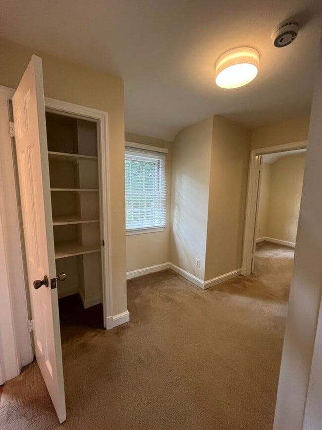 Building Photo - 4408 Glenridge St