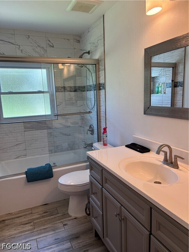 Building Photo - 879 Lake McGregor Dr