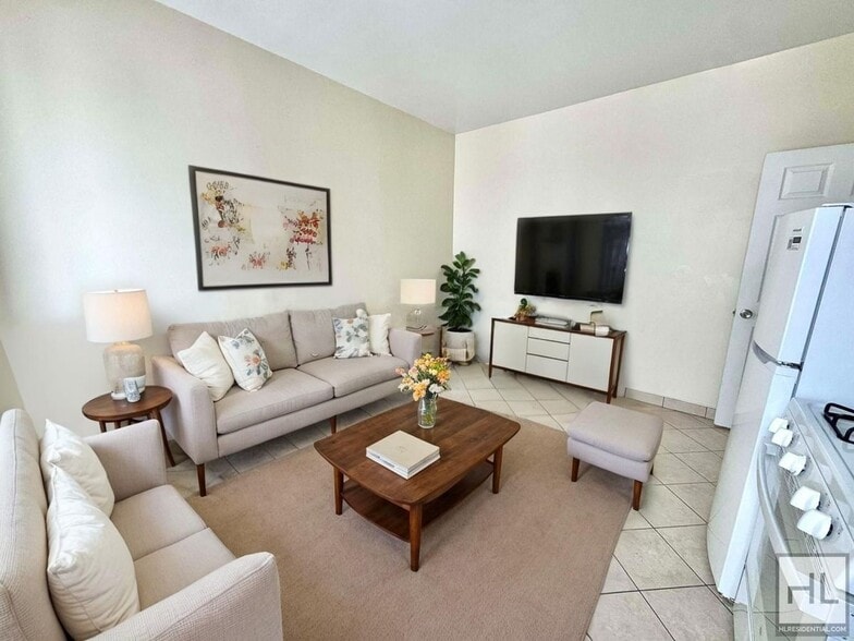 Building Photo - BAY 22 STREET