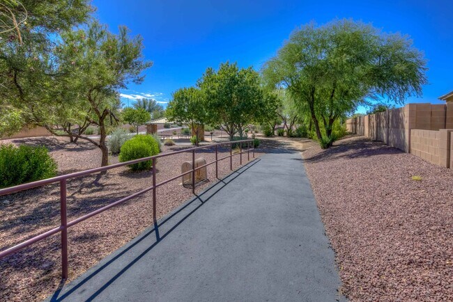 Building Photo - Welcome to this charming 3 bedroom, 2 bath...
