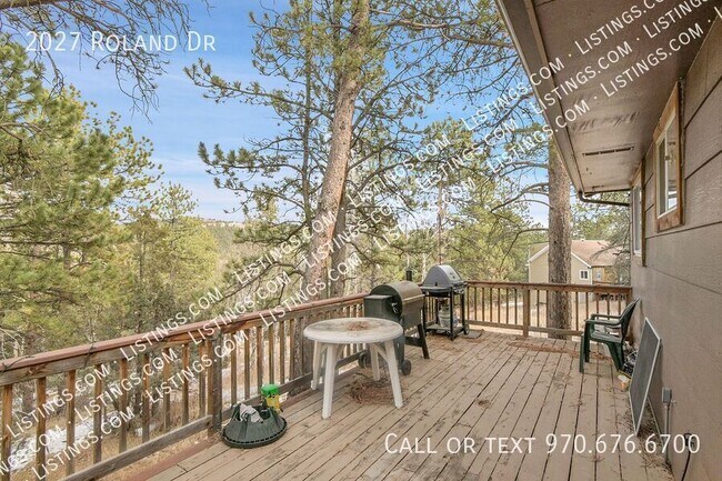 Building Photo - 2027 Roland Dr