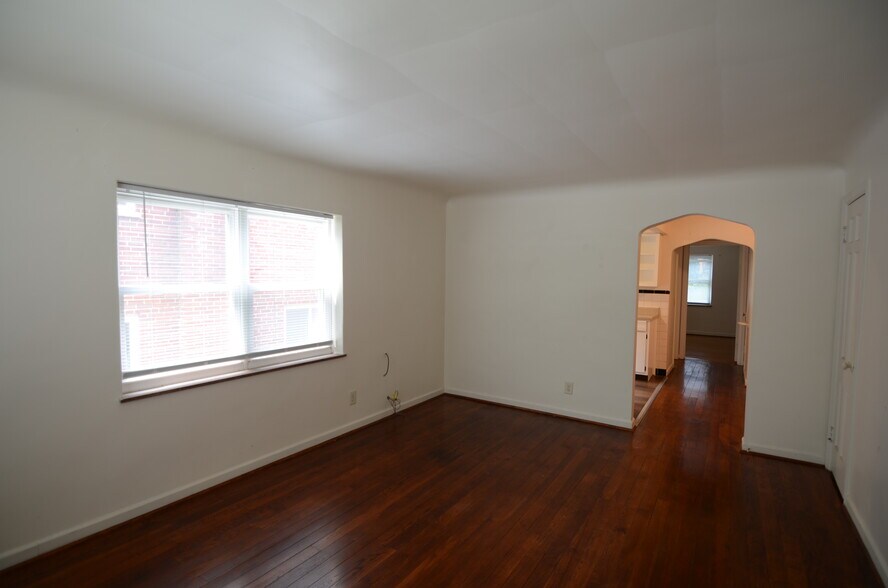 Building Photo - 6321 Girard Ave