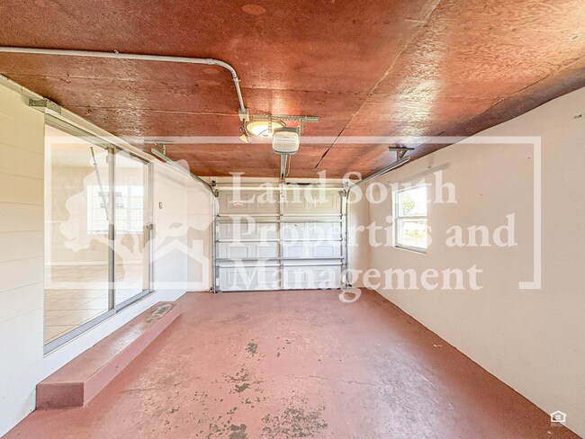 Building Photo - 1218 Sunset Ave