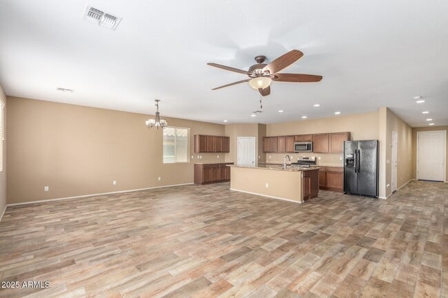 Building Photo - 4074 Kirkland Ave