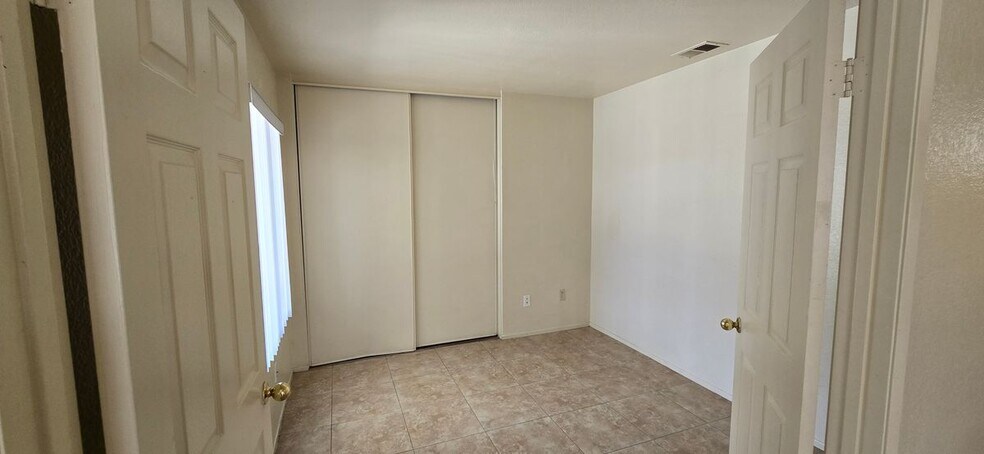 Building Photo - 543 Chelsea Way