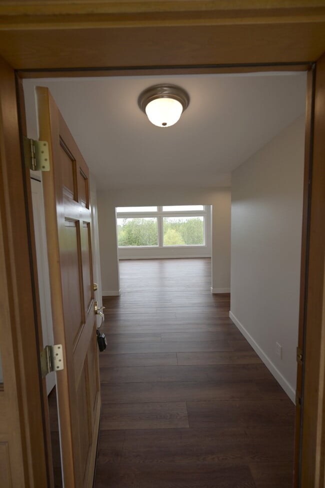 Building Photo - Newly renovated 3 bed 2 bath in a country ...