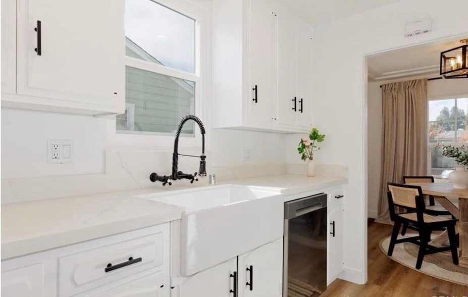 Building Photo - 4657 Lenore Dr