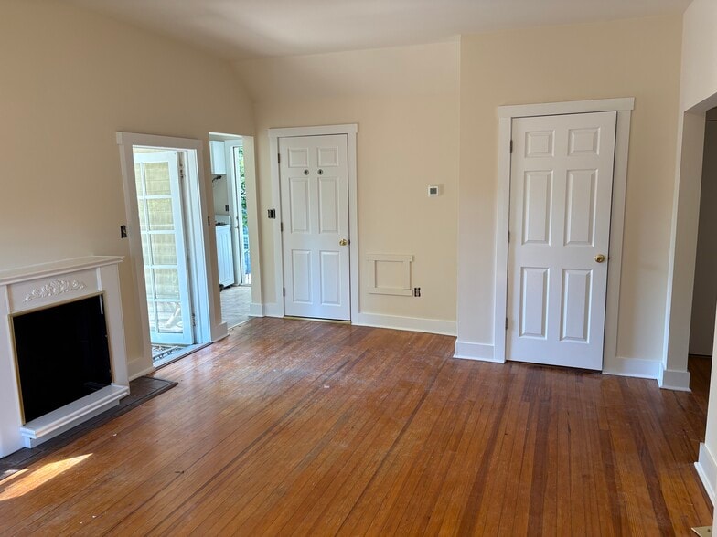 living room - 19 Essex Ave