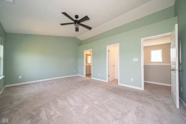 Building Photo - 7062 English Oak Dr