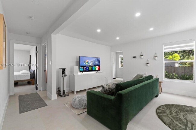 Building Photo - 4430 NW 1st Ave