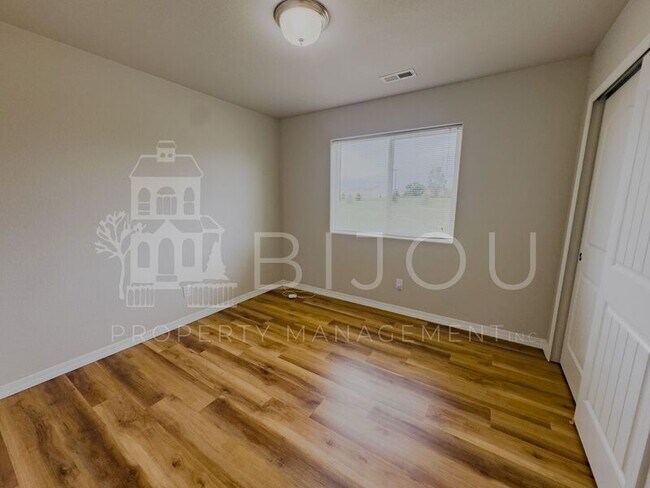 Building Photo - 7458 Primavera Ln