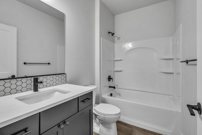 Building Photo - Effortless Elegance: Discover Your Ideal 2 Bedroom, 2 Bath Sanctuary