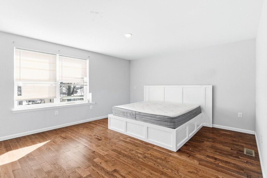 Building Photo - 168 Johnson Ave