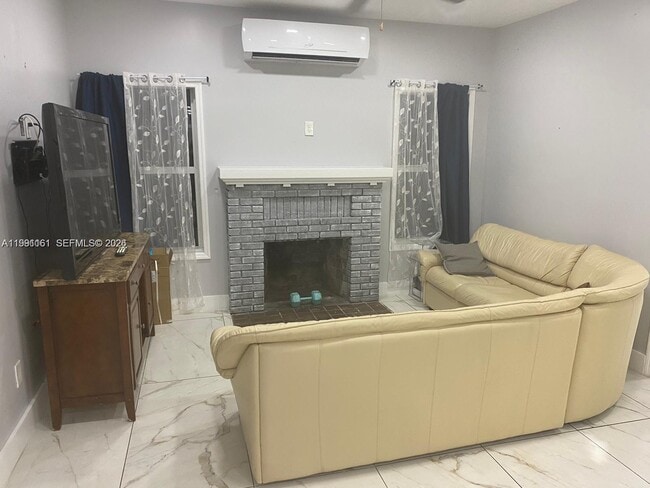 Building Photo - 2242 Polk St