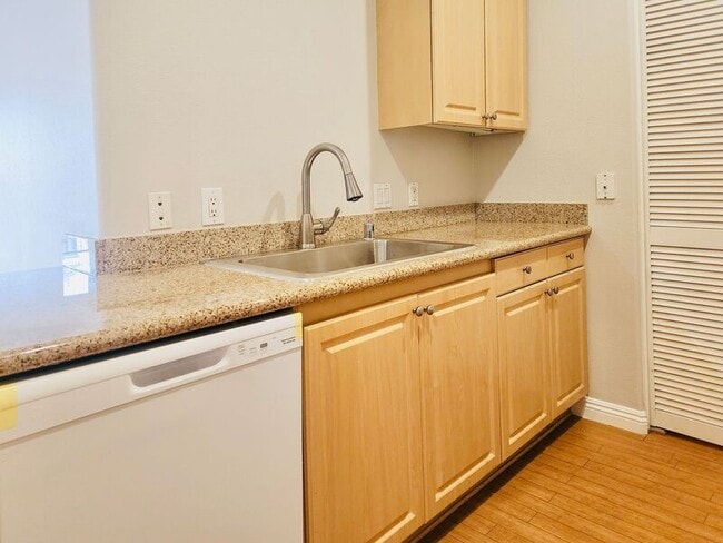 Building Photo - 2463 Watermarke Pl