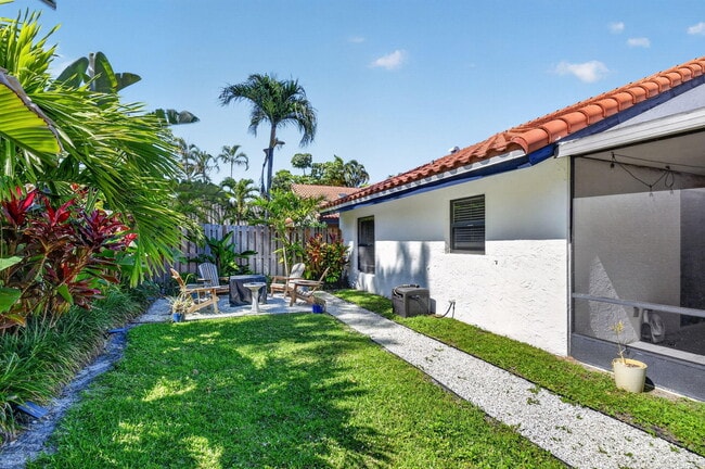 Building Photo - 1630 NW 22nd Ave