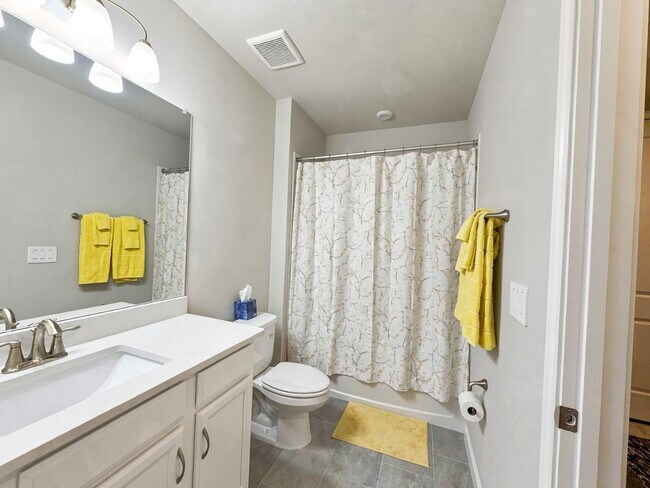Building Photo - 4660 Arboretum Cir