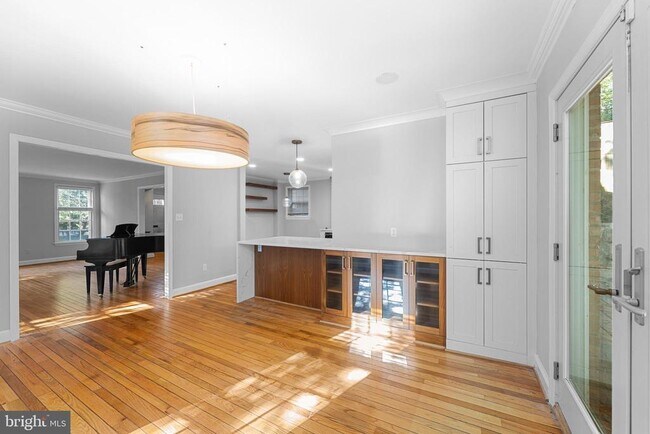 Building Photo - 2810 N Glade St NW