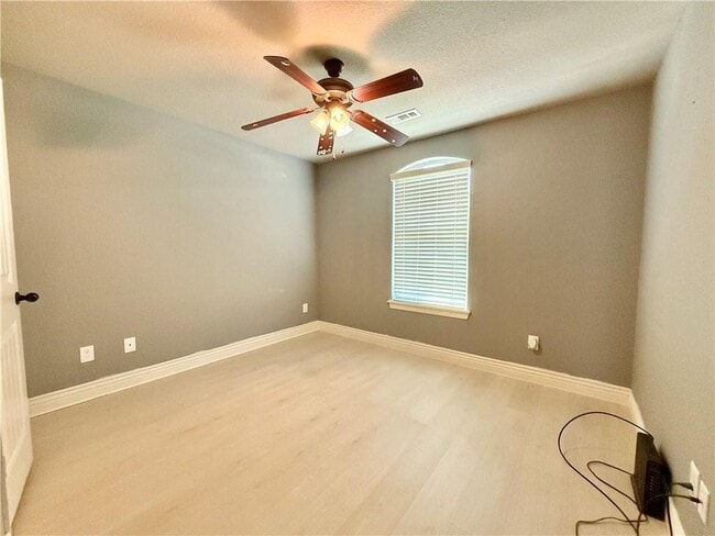 Building Photo - 1140 Willow Oak