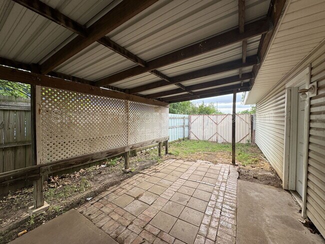 Building Photo - 1400 Brookdale Dr