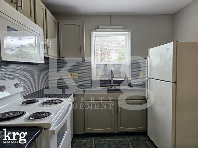 Building Photo - 521 Tate St