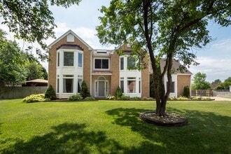Building Photo - 4501 Van Dyck Dr