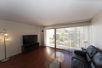 Building Photo - 2140 Kuhio Ave.