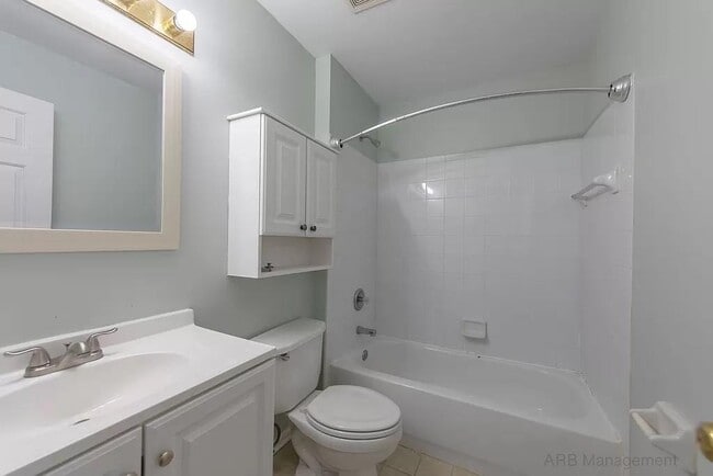 Building Photo - 3985 Shallowford Green Ct
