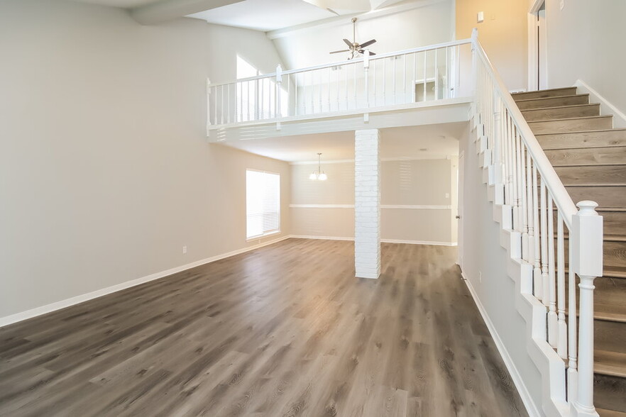 Building Photo - 1710 Whiteback Dr