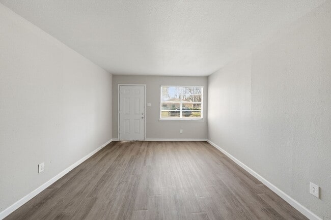 Building Photo - 2721 Ash Park Dr