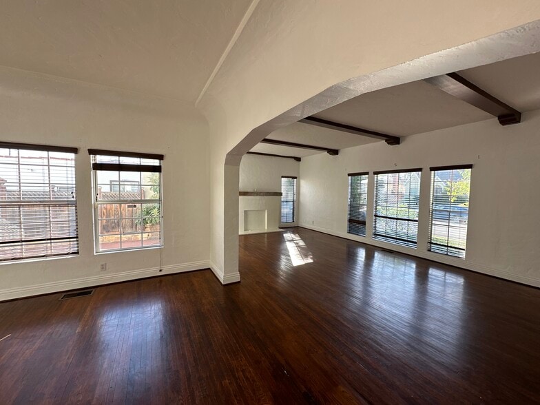 Building Photo - 1602 S Stanley Ave